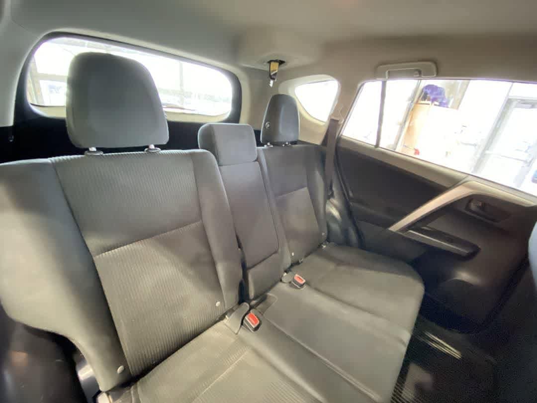 Thumbnail: 2018 Toyota RAV4 - 24