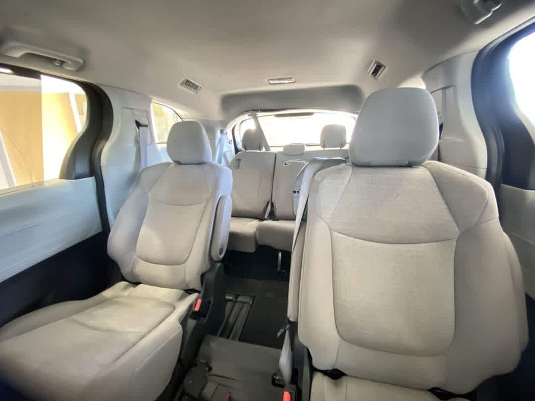 Thumbnail: 2024 Toyota Sienna - 23