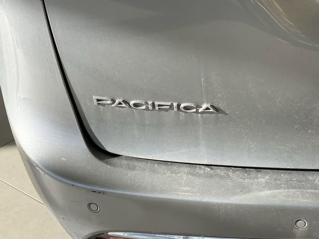 Thumbnail: 2018 Chrysler Pacifica - 11