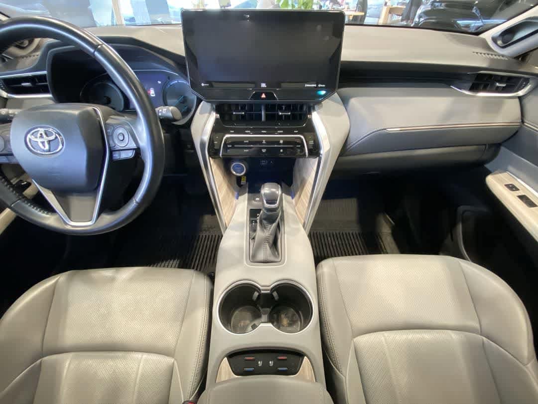 Thumbnail: 2021 Toyota Venza - 23