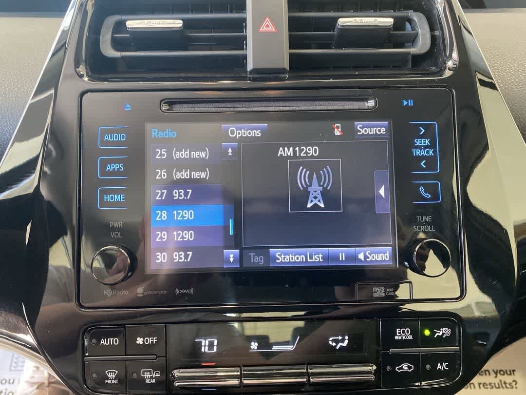 2016 Toyota Prius Three Touring 18