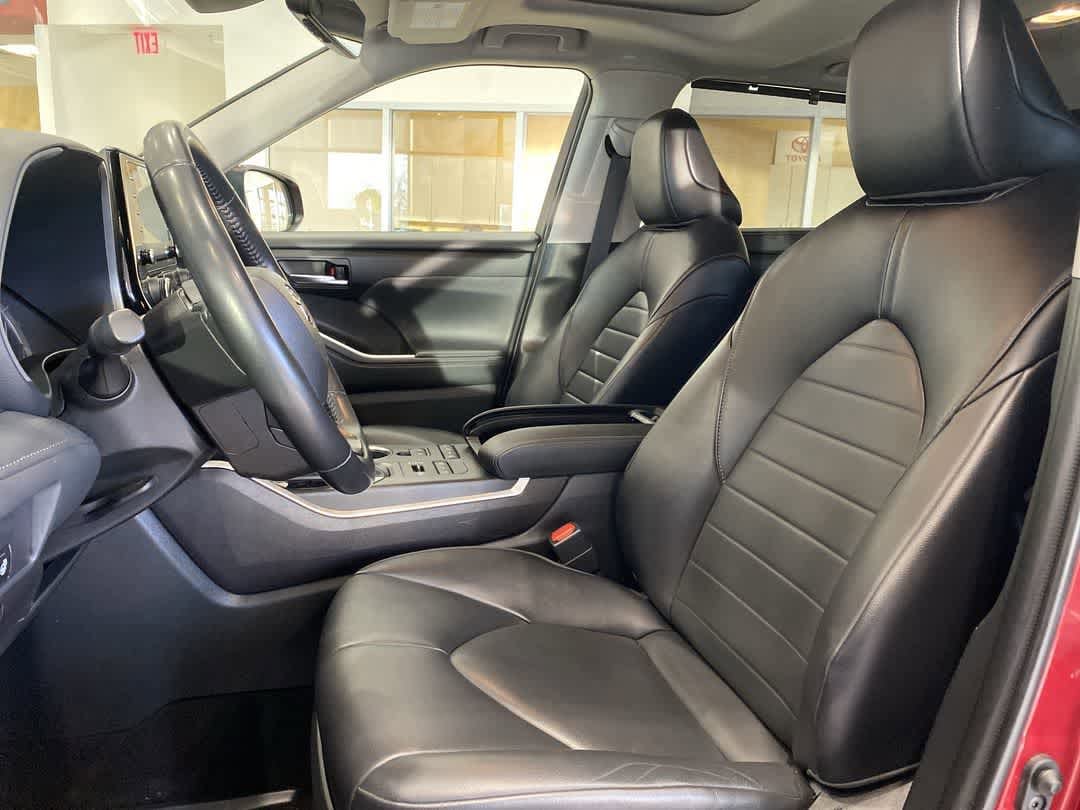 Thumbnail: 2022 Toyota Highlander - 11