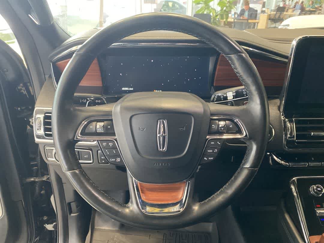 Thumbnail: 2020 Lincoln Navigator - 16