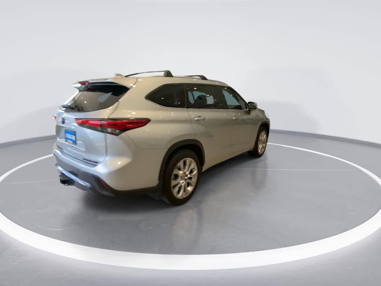Thumbnail: 2022 Toyota Highlander - 8