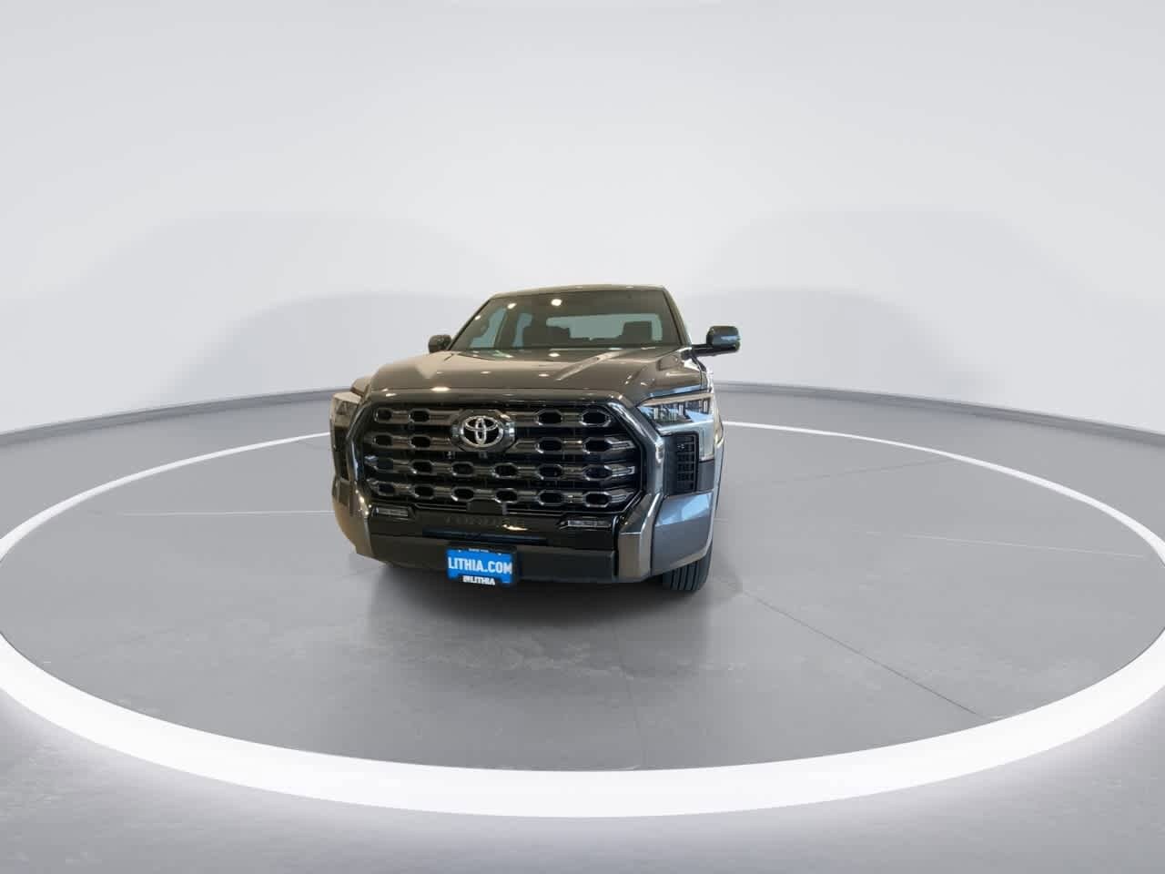 2025 Toyota Tundra Platinum photo 3