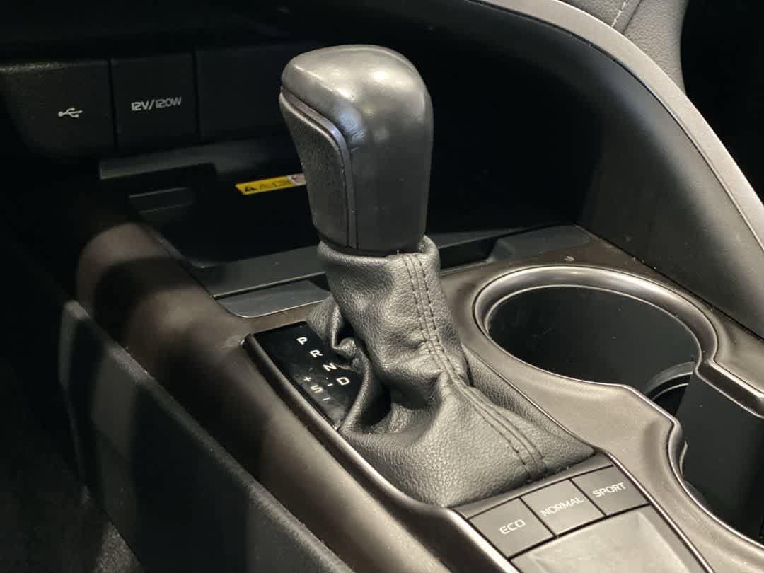 Thumbnail: 2022 Toyota Camry - 21