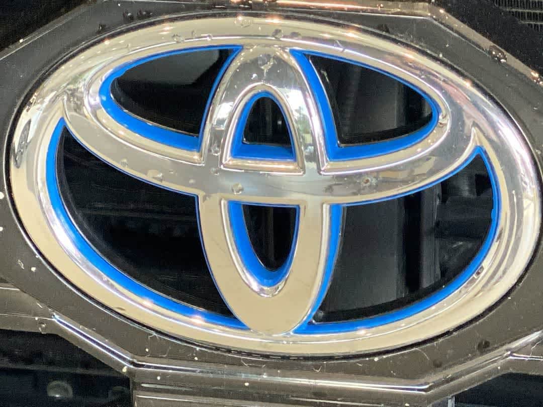 Thumbnail: 2023 Toyota Sequoia - 10