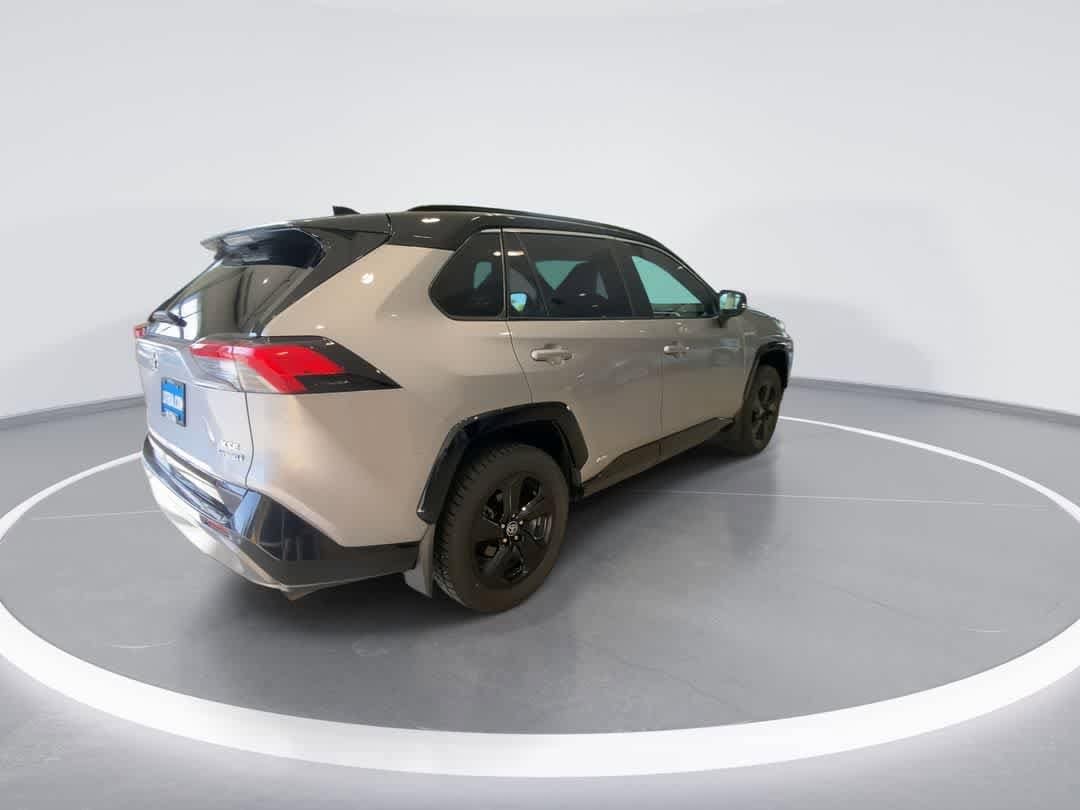 Thumbnail: 2021 Toyota RAV4 - 8