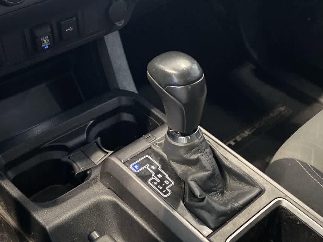 Thumbnail: 2020 Toyota Tacoma - 19