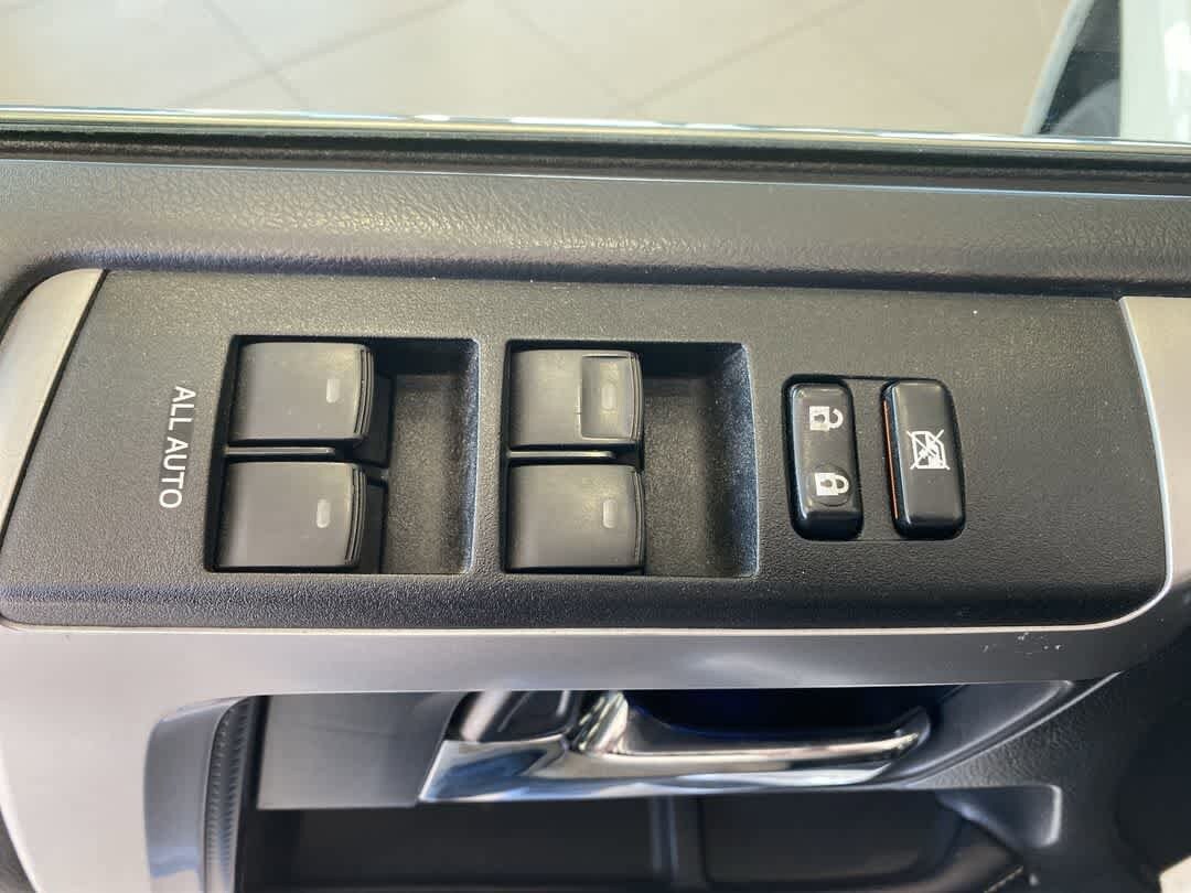 Thumbnail: 2019 Toyota 4Runner - 15