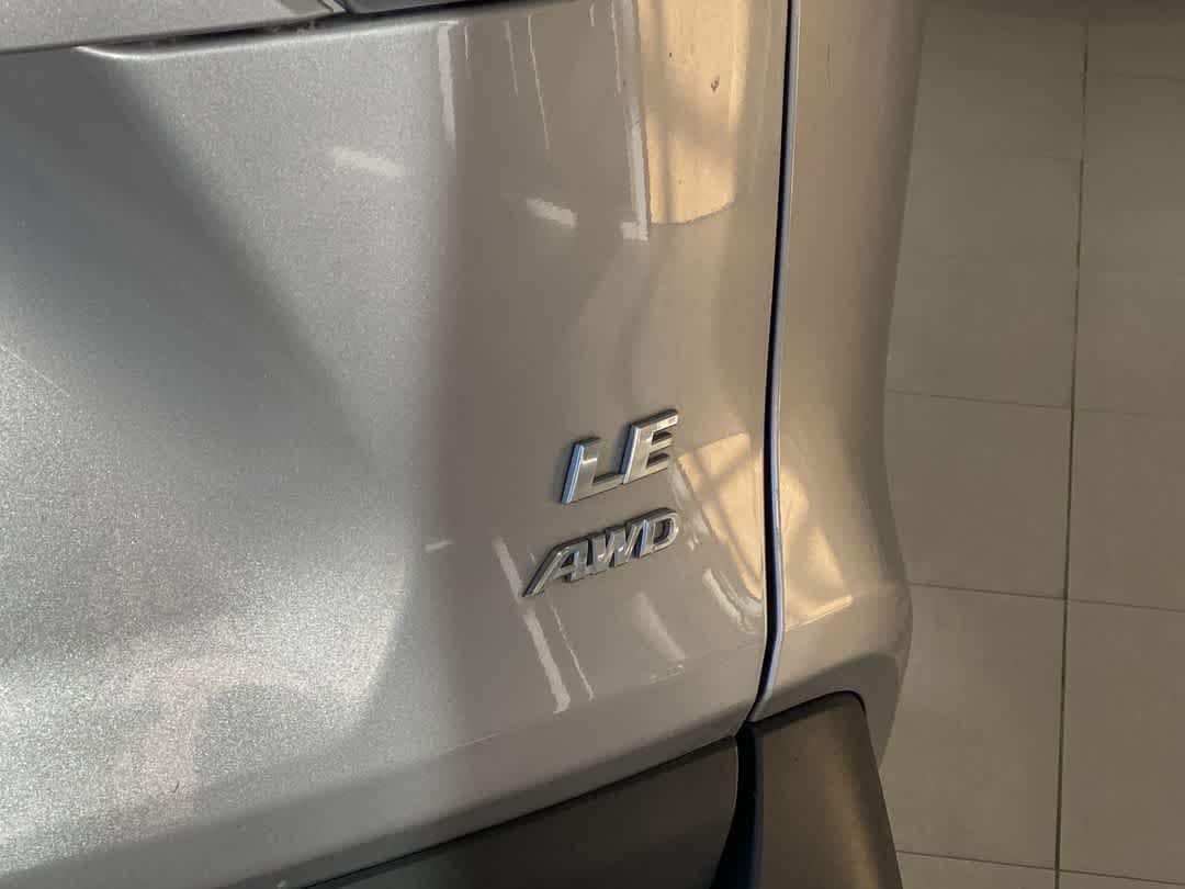 Thumbnail: 2019 Toyota RAV4 - 12