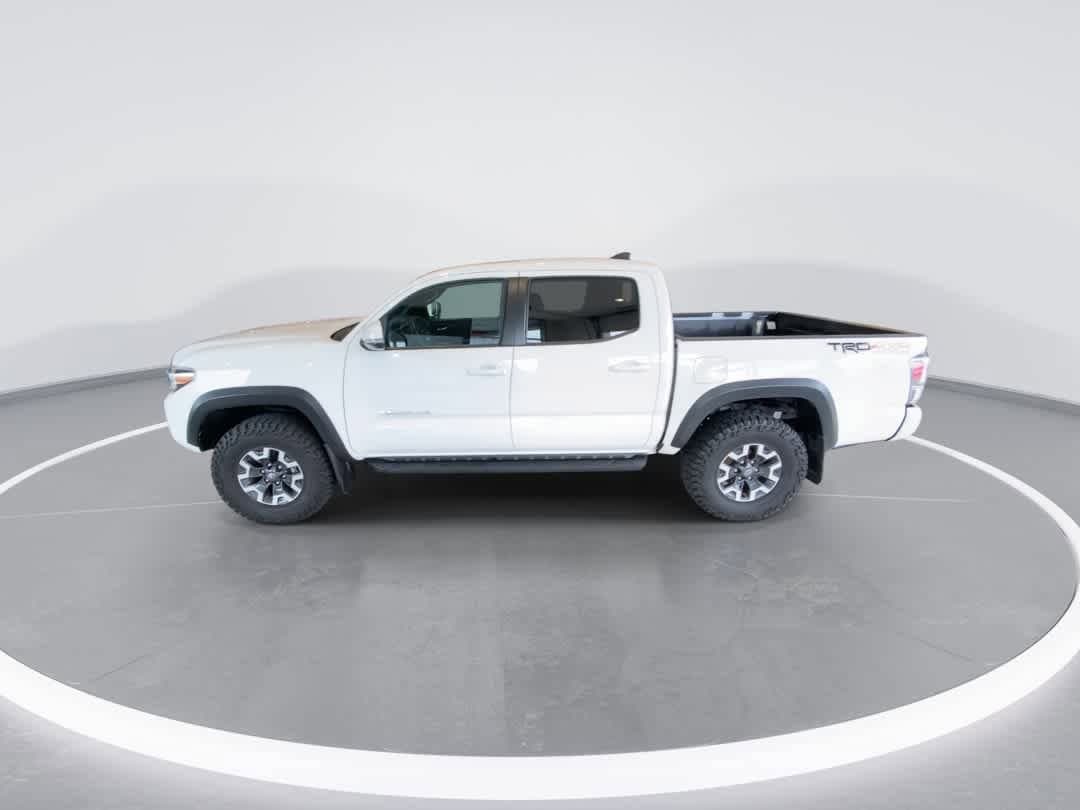 Thumbnail: 2021 Toyota Tacoma - 7