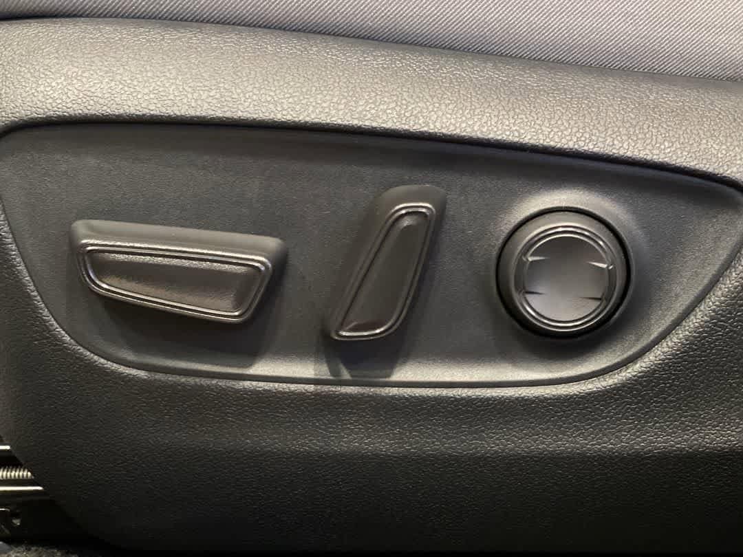 Thumbnail: 2025 Toyota RAV4 - 15