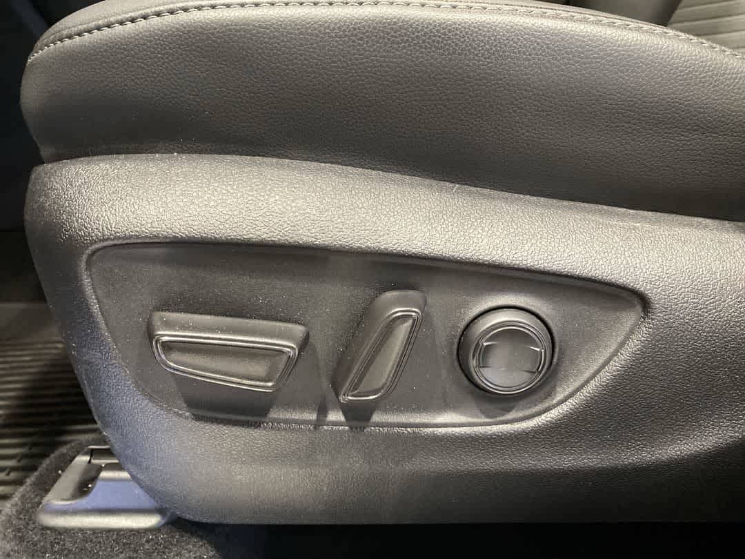 Thumbnail: 2025 Toyota Highlander - 14