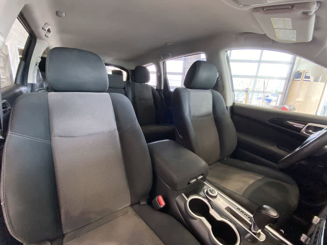 Thumbnail: 2017 Nissan Pathfinder - 27