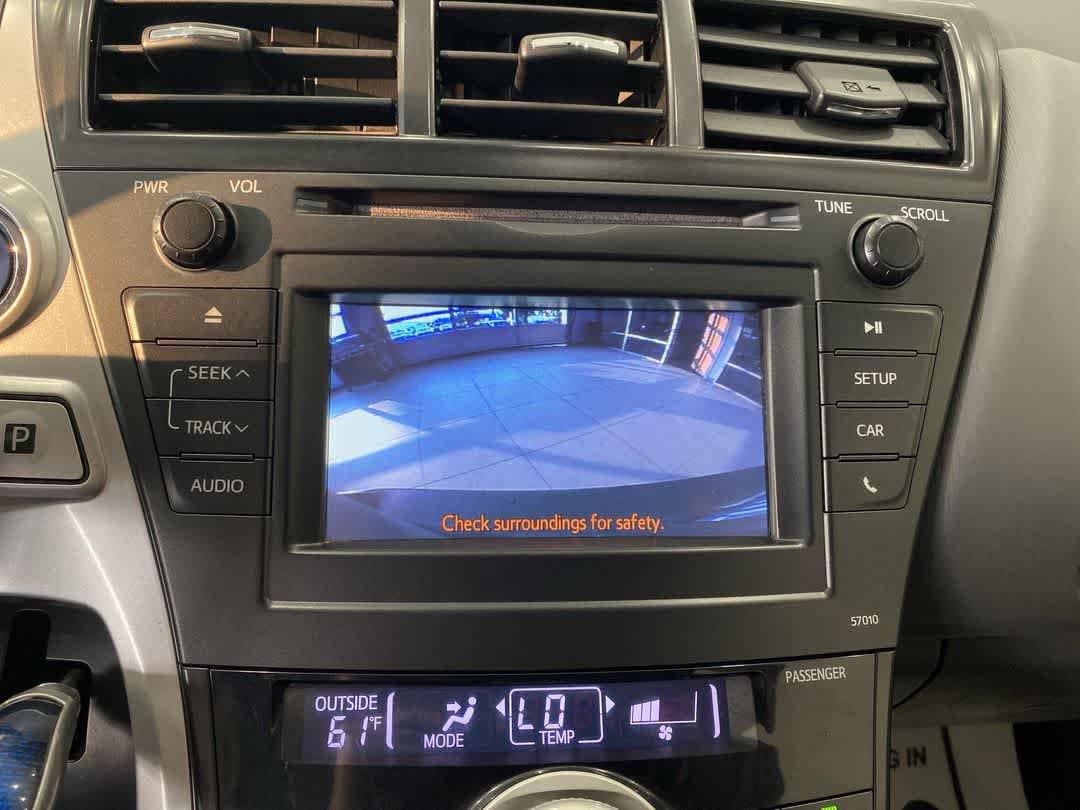 Thumbnail: 2012 Toyota Prius v - 19