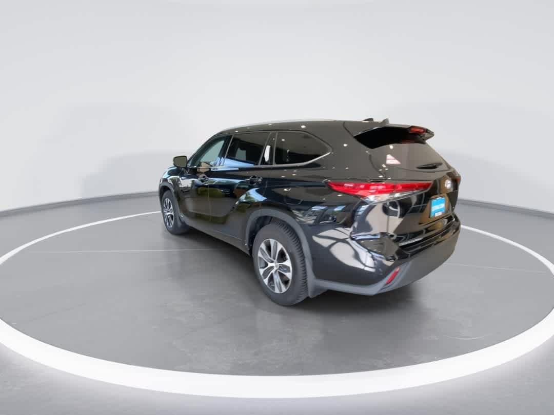 Thumbnail: 2022 Toyota Highlander - 6
