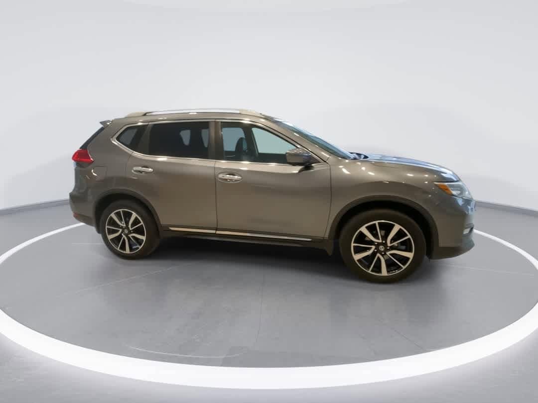 Thumbnail: 2017 Nissan Rogue - 9