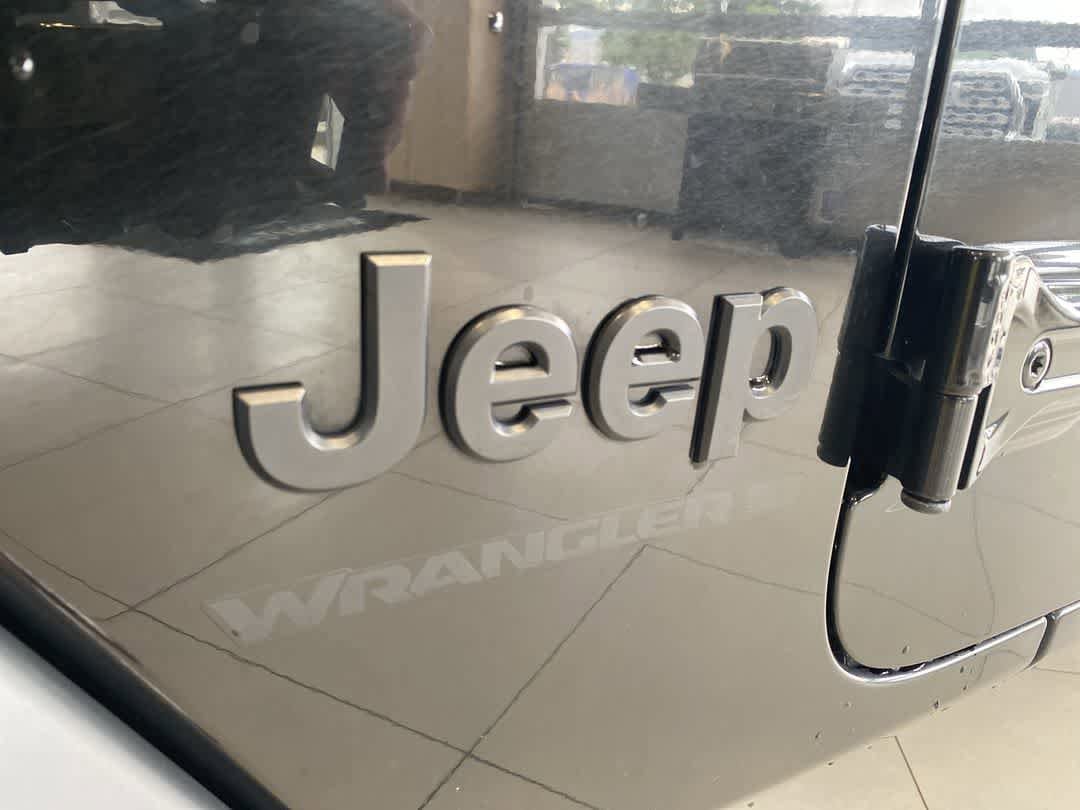 Thumbnail: 2023 Jeep Wrangler - 10