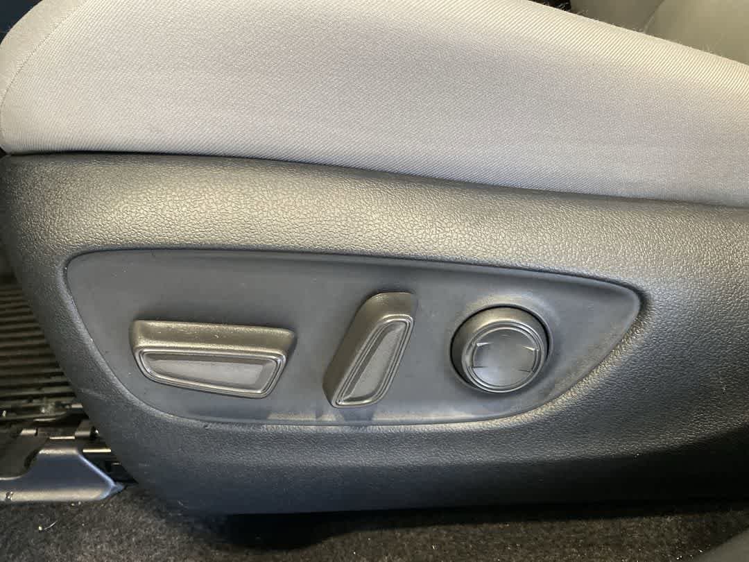 Thumbnail: 2025 Toyota RAV4 - 12