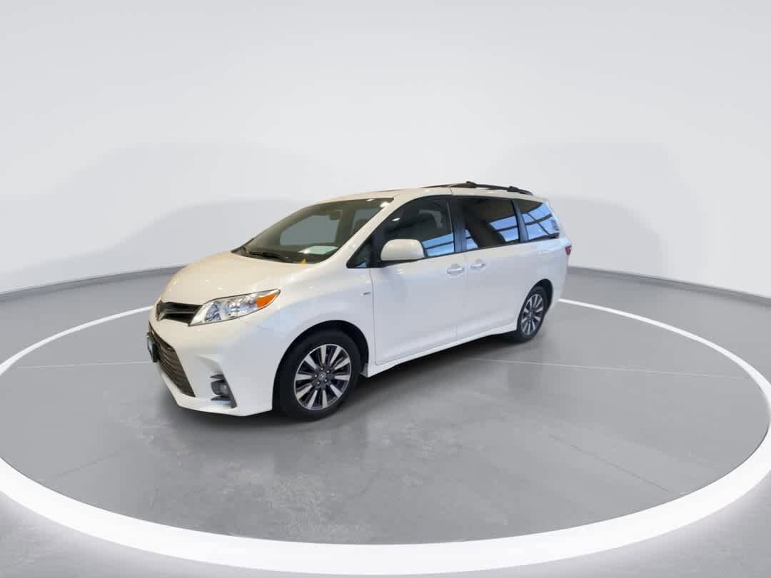 2019 Toyota Sienna XLE Premium photo 4