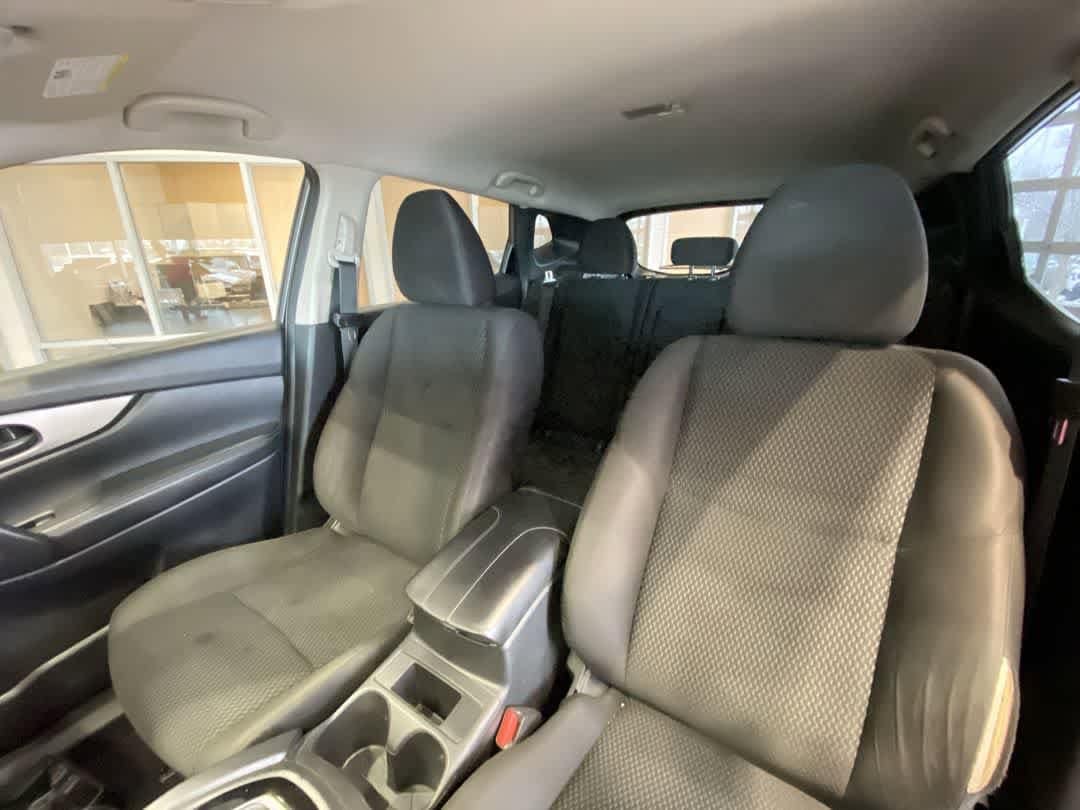 Thumbnail: 2021 Nissan Rogue Sport - 14