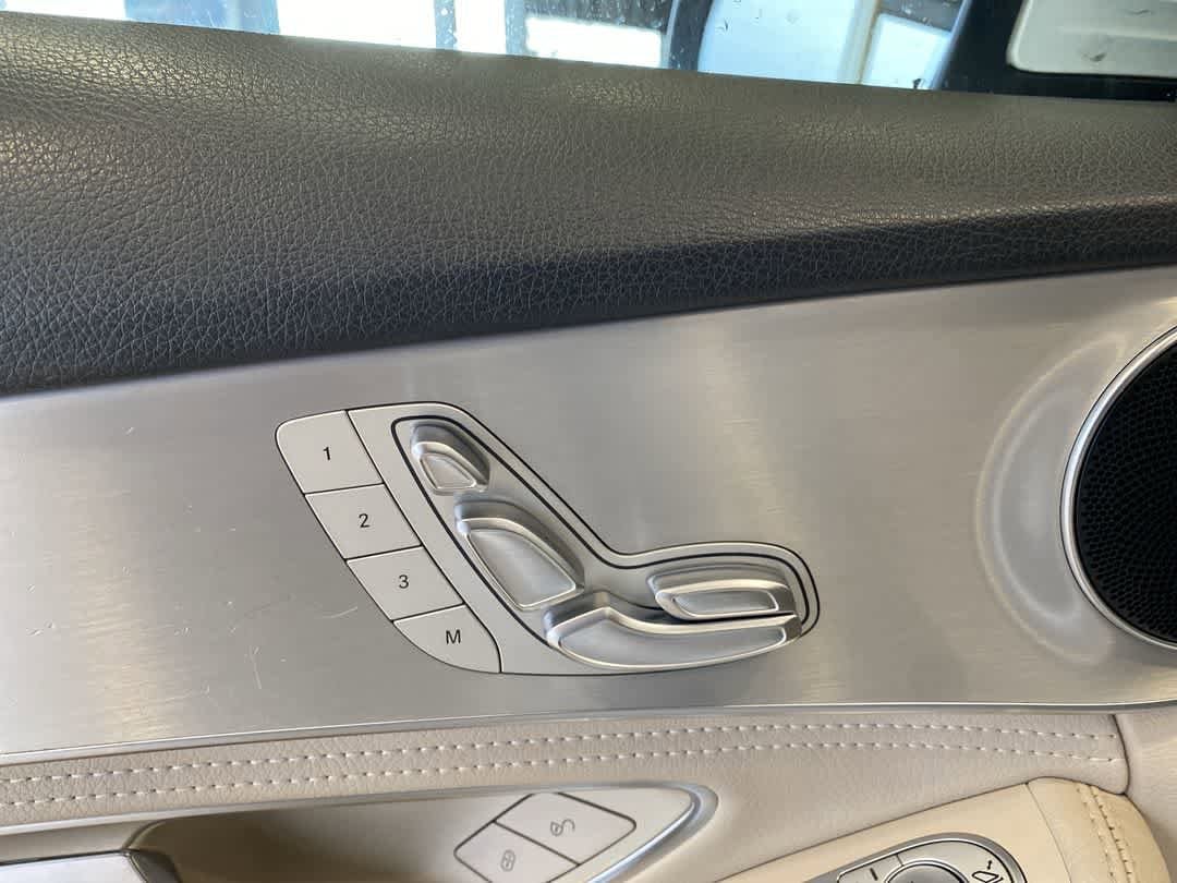 Thumbnail: 2015 Mercedes-Benz C-Class - 12