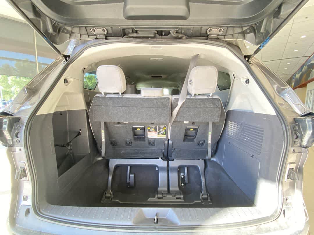 Thumbnail: 2024 Toyota Sienna - 25