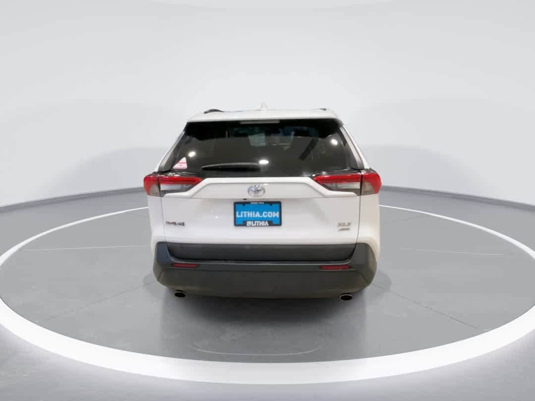 Thumbnail: 2021 Toyota RAV4 - 7