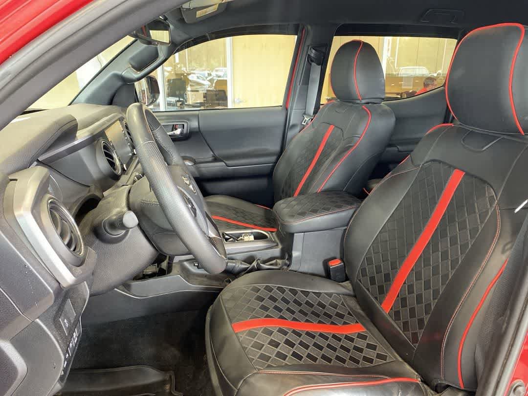 Thumbnail: 2020 Toyota Tacoma - 14