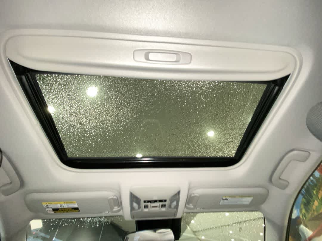 Thumbnail: 2021 Toyota RAV4 - 21