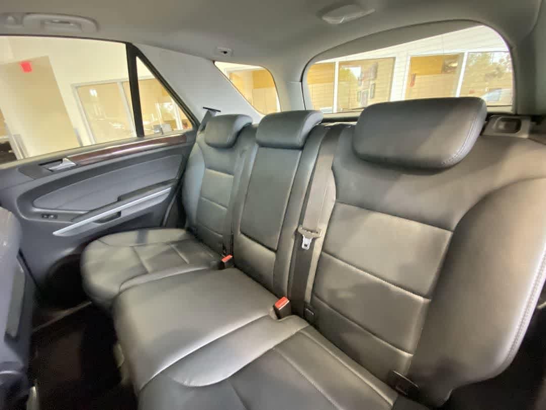 Thumbnail: 2010 Mercedes-Benz M-Class - 26