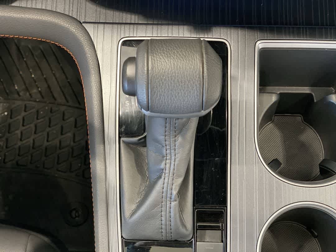 Thumbnail: 2022 Toyota Sienna - 23