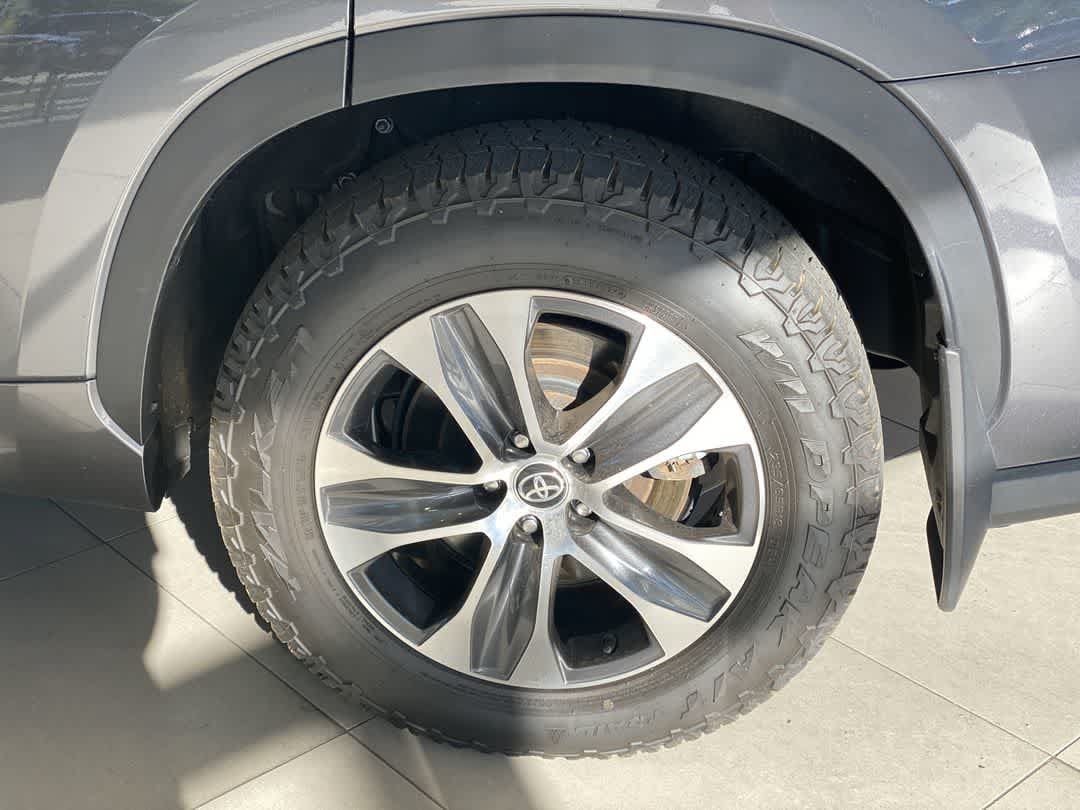 Thumbnail: 2023 Toyota Highlander - 13