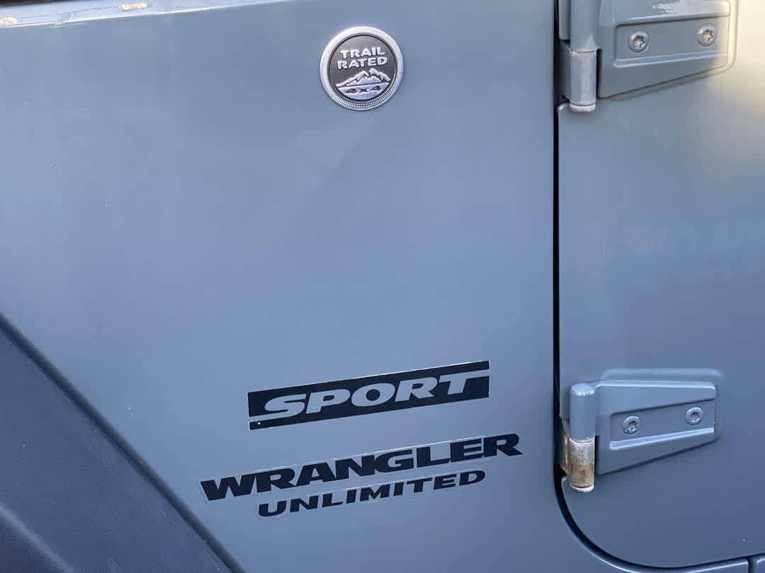 Thumbnail: 2015 Jeep Wrangler - 11