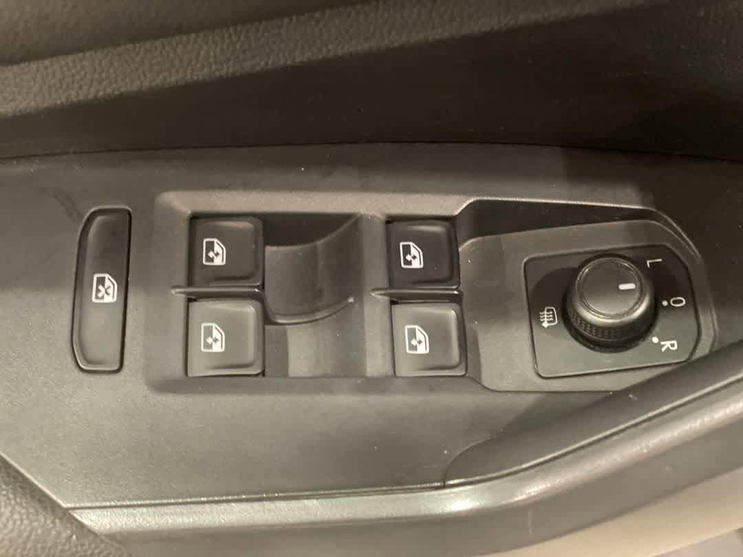 Thumbnail: 2019 Volkswagen Jetta - 15