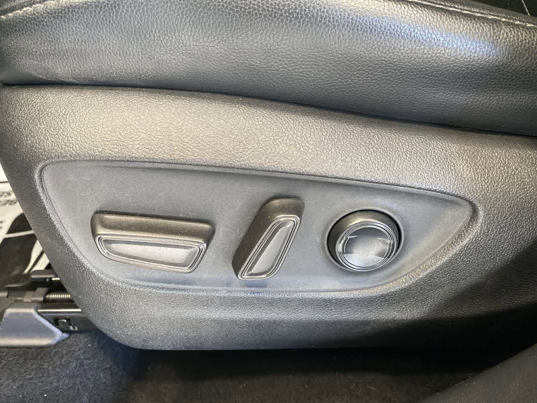 Thumbnail: 2021 Toyota Highlander - 15