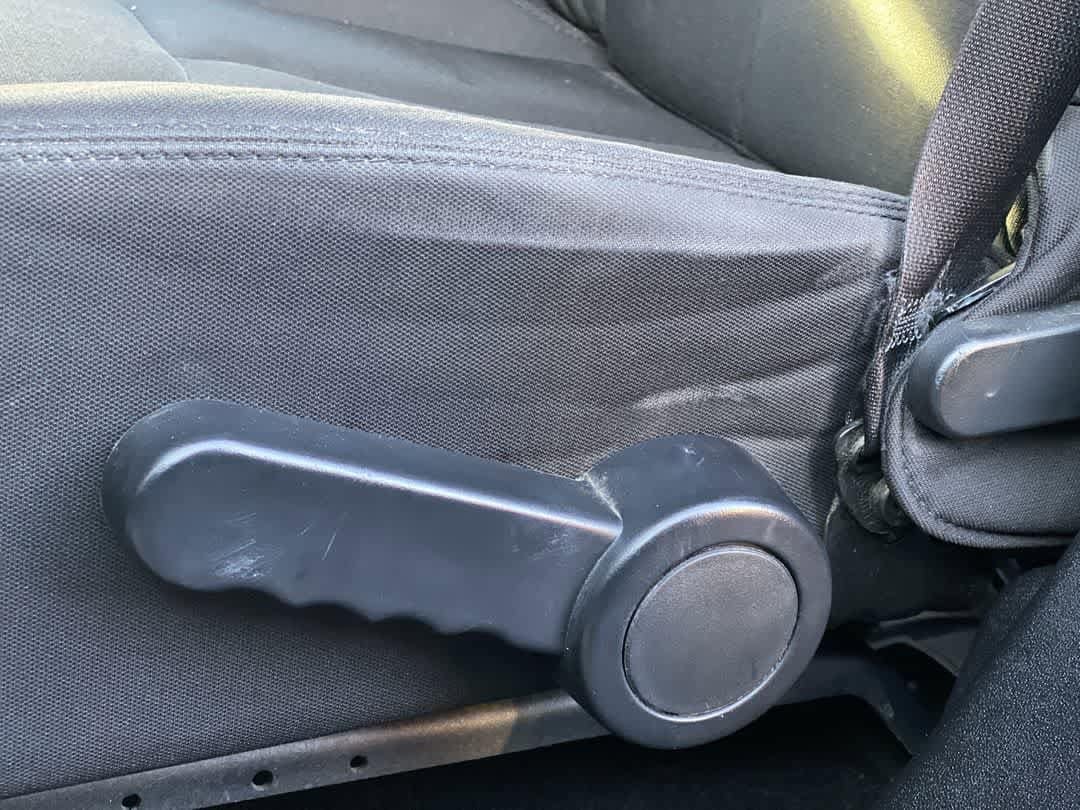 Thumbnail: 2015 Jeep Wrangler - 14