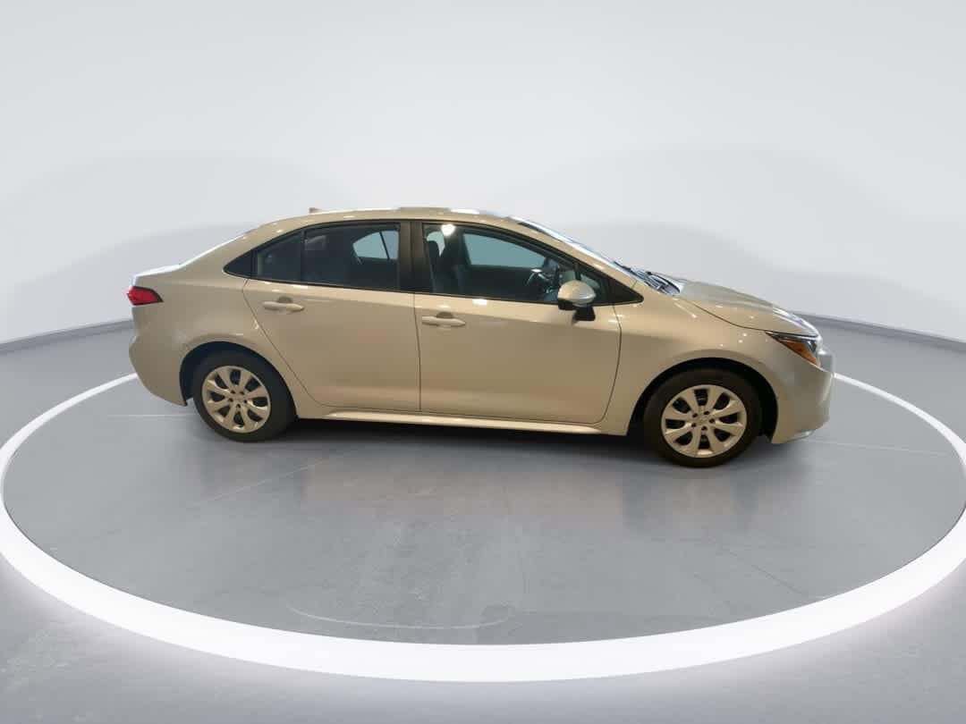 Thumbnail: 2022 Toyota Corolla - 9