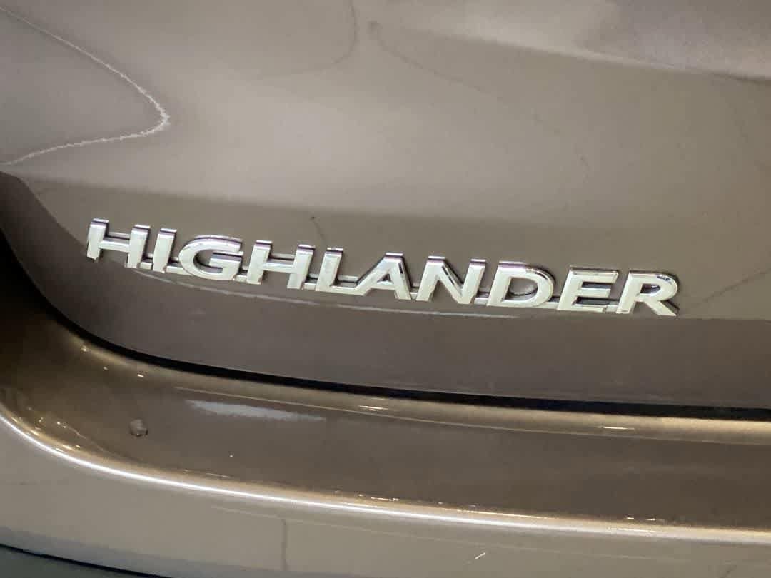 Thumbnail: 2019 Toyota Highlander - 11