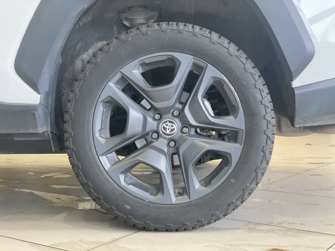 Thumbnail: 2022 Toyota RAV4 - 12