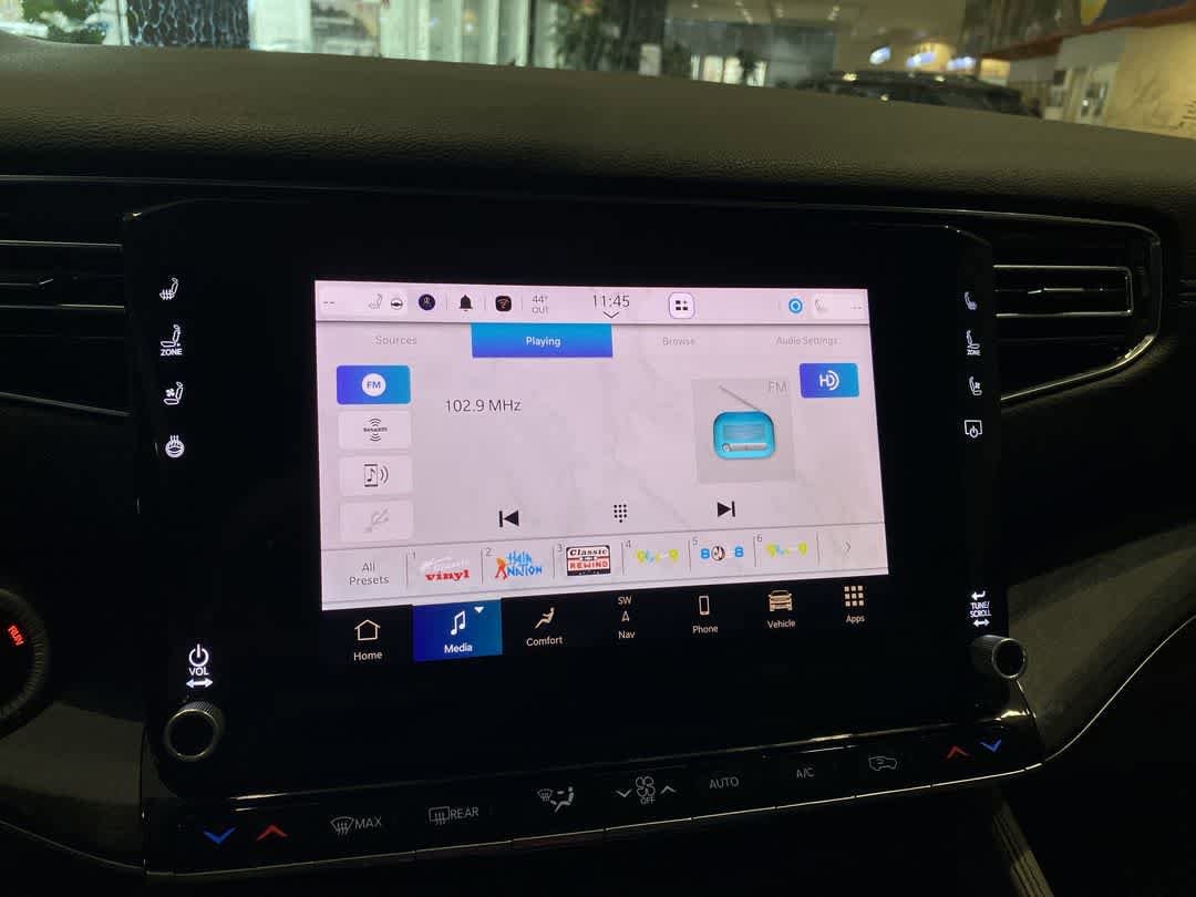 Thumbnail: 2024 Jeep Wagoneer - 16