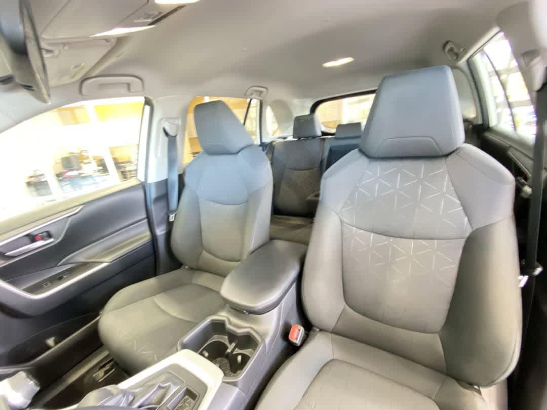 Thumbnail: 2025 Toyota RAV4 - 14