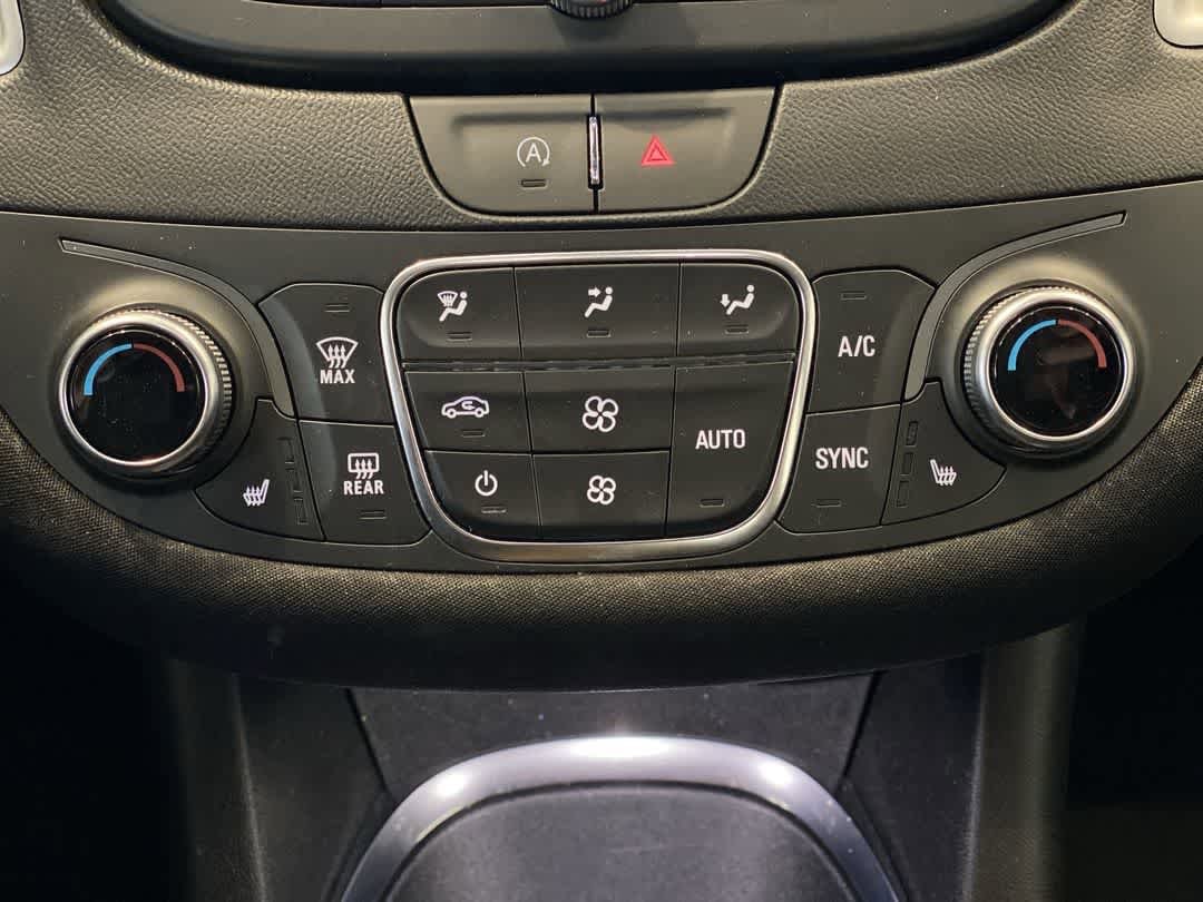 Thumbnail: 2023 Chevrolet Malibu - 21