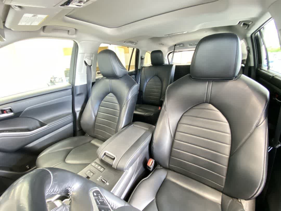 Thumbnail: 2022 Toyota Highlander - 14