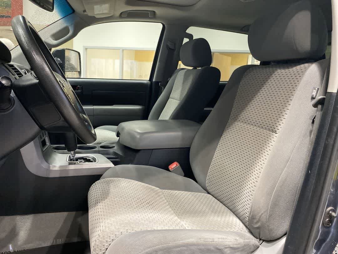 Thumbnail: 2010 Toyota Tundra - 11