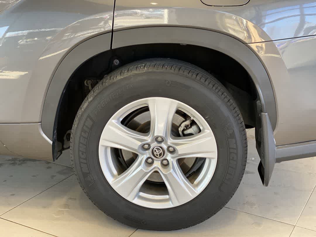 Thumbnail: 2024 Toyota Highlander - 13