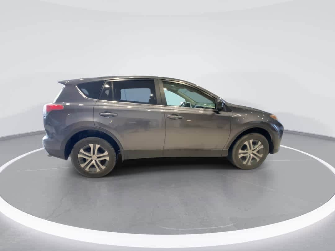 Thumbnail: 2018 Toyota RAV4 - 9