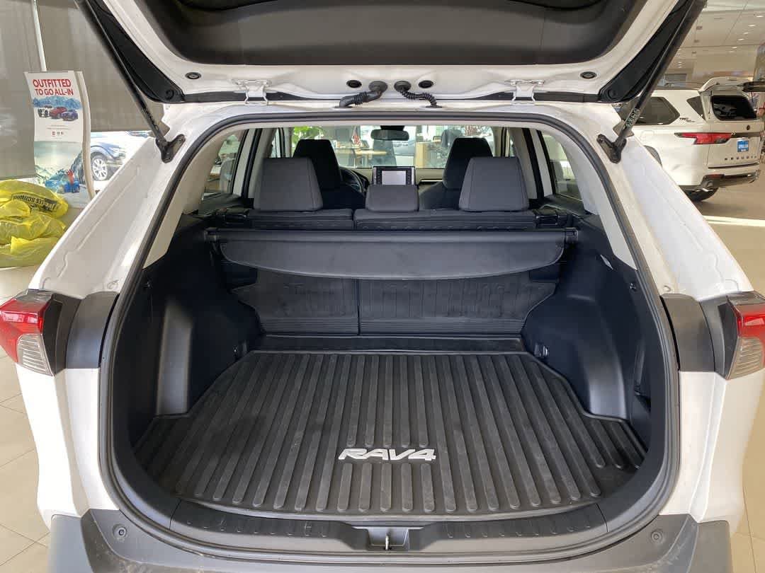 Thumbnail: 2021 Toyota RAV4 - 22