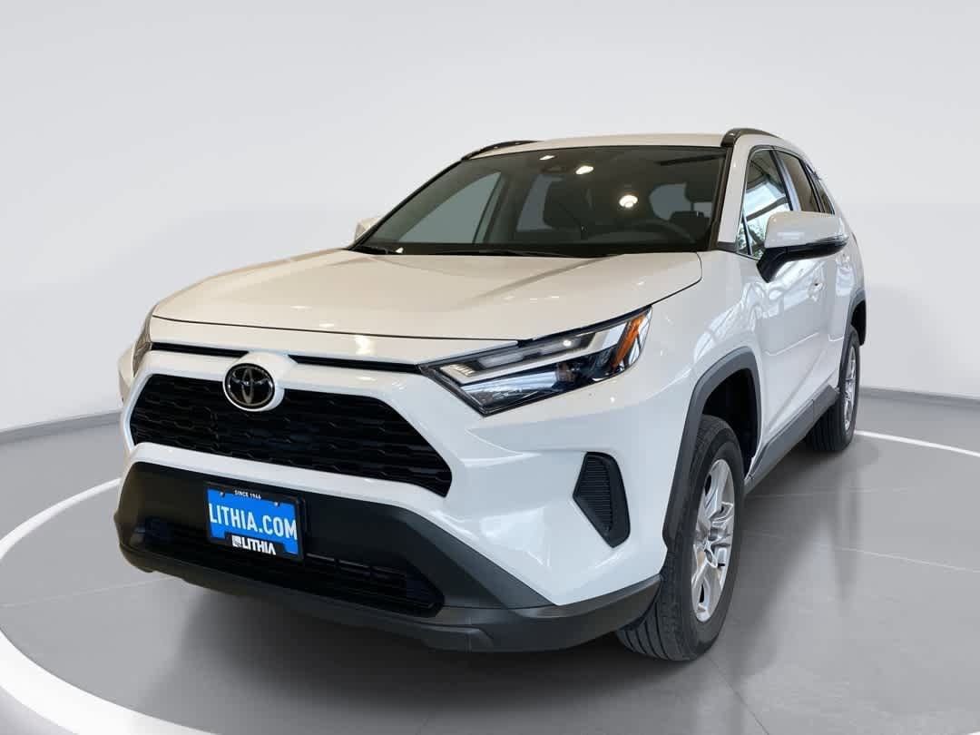 2025 Toyota RAV4 XLE AWD's photo